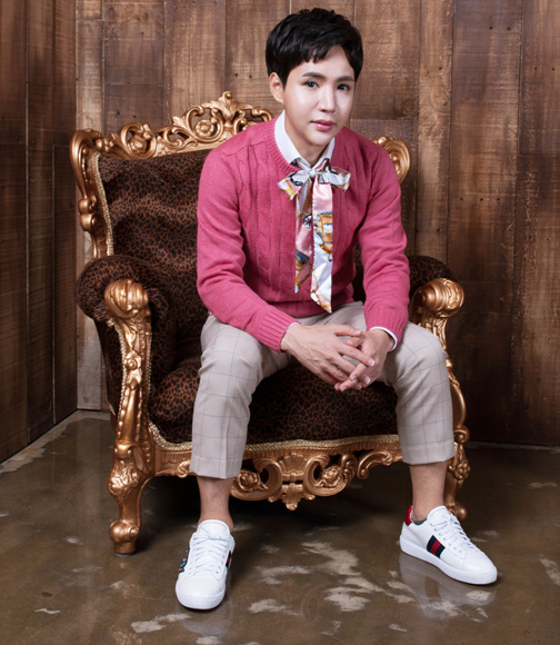 한류가수 신성훈, ‘내 나이가 어때서’ 오승근 소속사行..‘리틀 오승근 되나.jpg