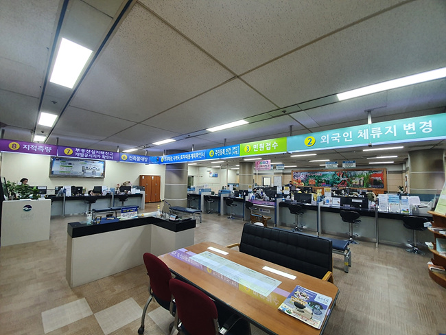 02-2 민원실 전경.jpg