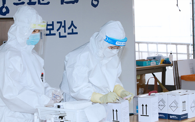 1. 코로나 선별진료소 현장 지원 근무 (2).jpg