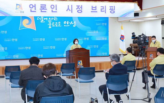 코로나19 관련 긴급 현안 브리핑 (5).jpg