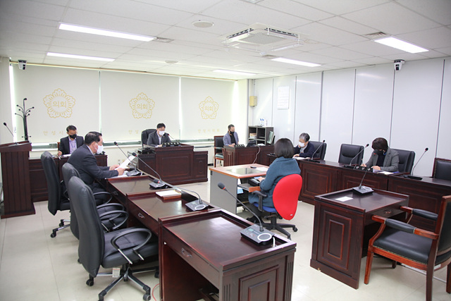 210309(폐회중운영위원회 1).jpg