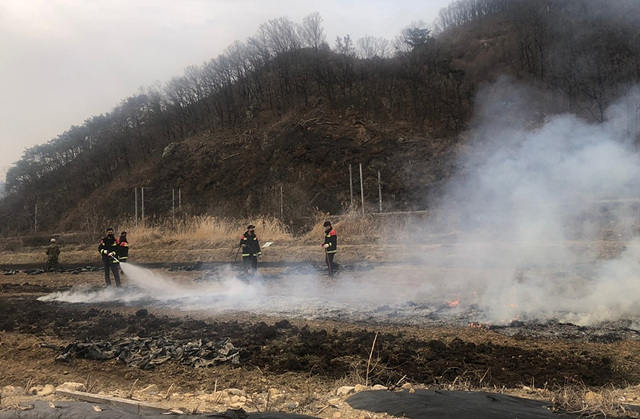 01-1 불법소각행위 제지 사진.jpg