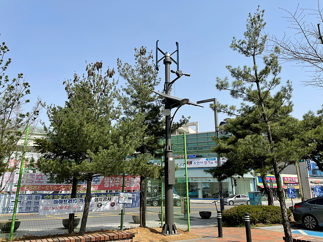 5. 다기능 하이브리드 가로등 설치 (1).jpg