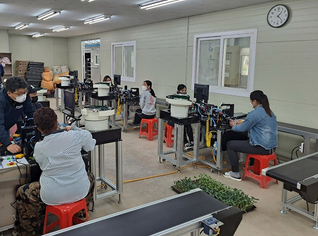 01-3 로봇접목기 도입.jpg