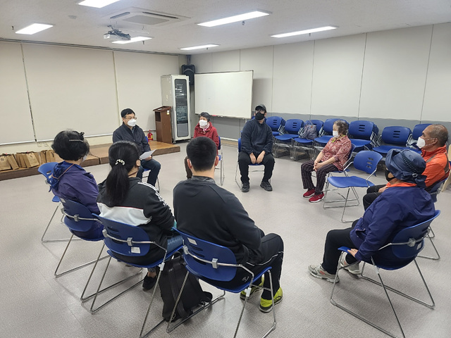 03-1 함박웃음 재활교실.jpg