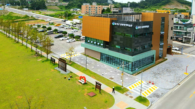 군립캠퍼스, 금빛평생학습관.jpg