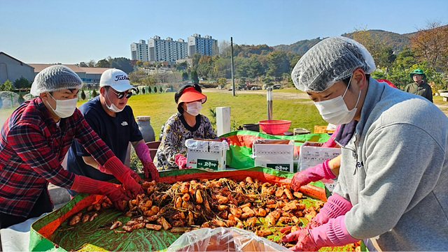 추가01- 여주시 한국4-H본부 총각김치 나눔행사(1).jpg