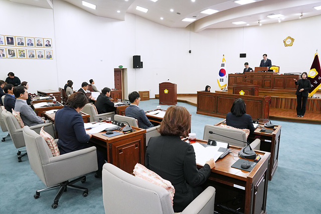 [사진자료] 하남시의회 제325회 임시회 제1차 본회의(사진_하남시의회 제공).jpg