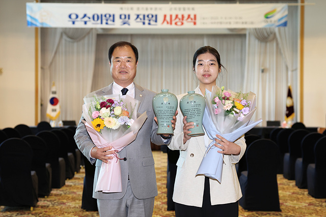 231108 의정활동 우수의원 수상.jpg