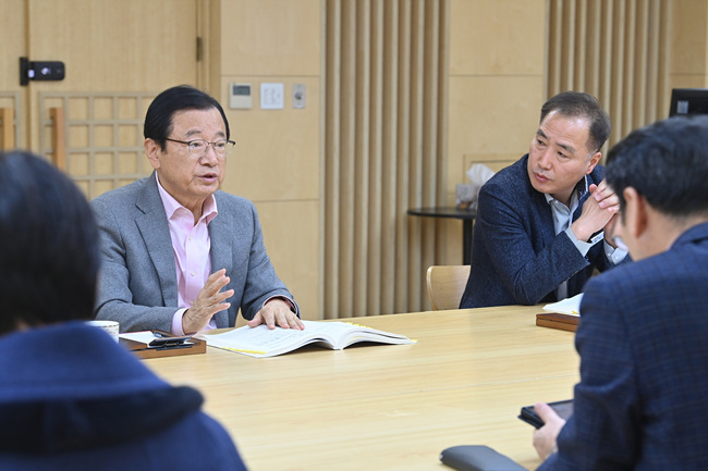 하남시 ‘2024년 업무보고’ 마무리… “세계로 나아가는 명품도시 하남 실현 박차”(1).jpg