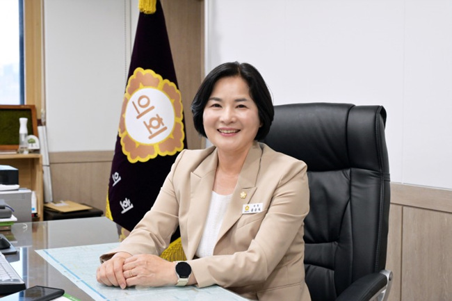 양평군의회_윤순옥_의장.jpg