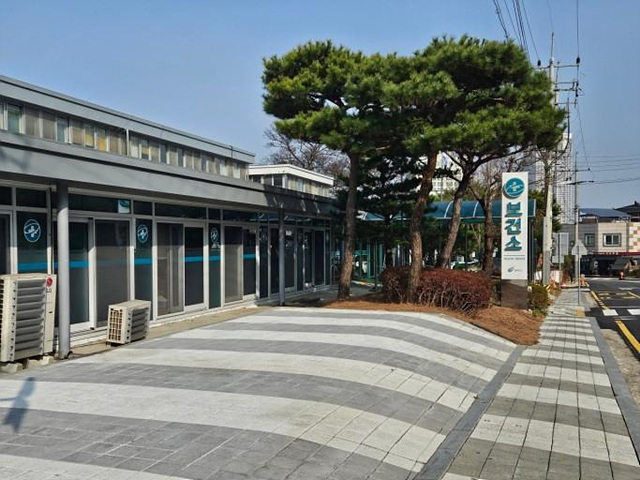 02-여주시 대상포진 무료 예방접종 실시_ 60세 이상 취약계층 대상-보건소 청사 사진.jpg
