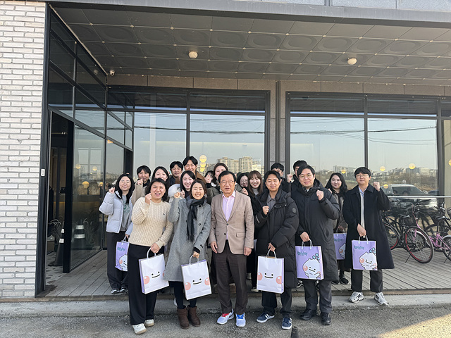 이현재 하남시장, 신혼 공무원 만나 ‘가화만사성 기원’(1).jpg