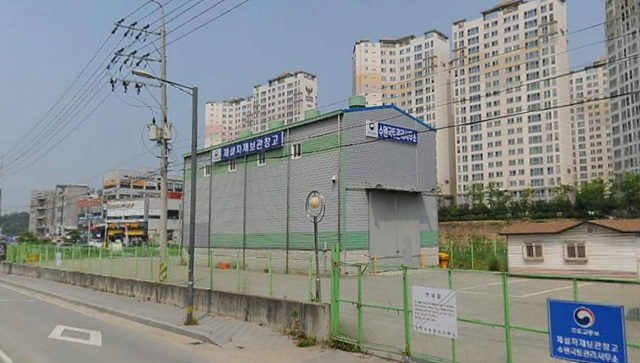 1.롯데캐슬아파트 앞 제설창고(철거 전).jpg