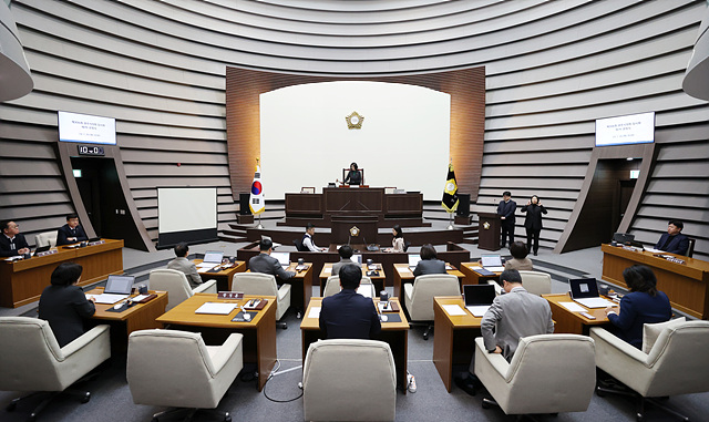 306회 본회의장 사진.jpg
