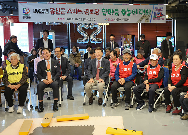 20251028 스마트 경로당 2호점 방문(김진태 도지사 - 홍천군 나들이 경로당) (2).jpg