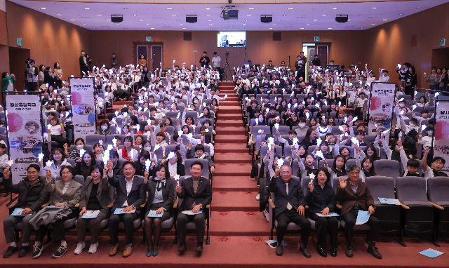 8-1. 19일 용인특례시청 에이스홀에서 '노래로 기억하고 춤으로 표현하는 광복 80주년'을 주제로 청소년 창작동요·무용 발표회'가 열렸다..jpg