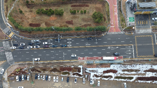 1-1. 용인특례시가 수지구 성복동에 조성한 미세먼지 차단숲.jpg