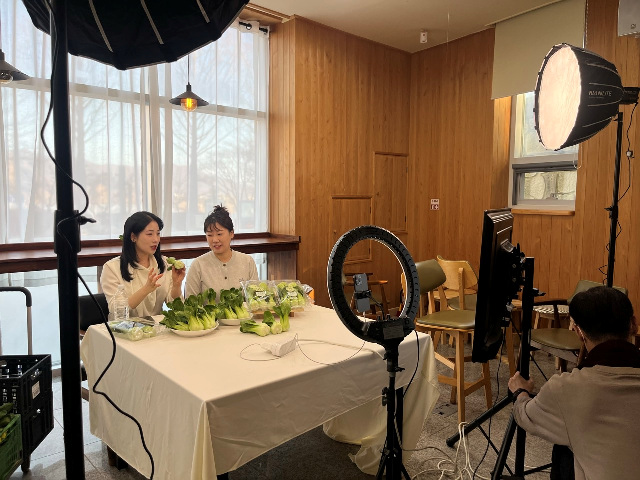2. 용인특례시는 최근 용인시농업기술센터에서 청년농업인을 대상으로 ‘2025년 라이브커머스 교육’을 했다.jpg