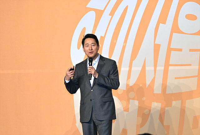 사진2. 오세훈 서울시장이 12일(목), ‘2026 하이서울기업 사업설명회’에서 서울 시정을 설명하고 있다..jpg