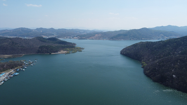 1-2. 용인특례시가 이동저수지와 송전천 산책로를 연결한 초대형 호수공원을 조성한다..jpg