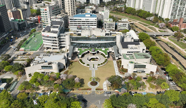 하남시청 전경(봄).jpg