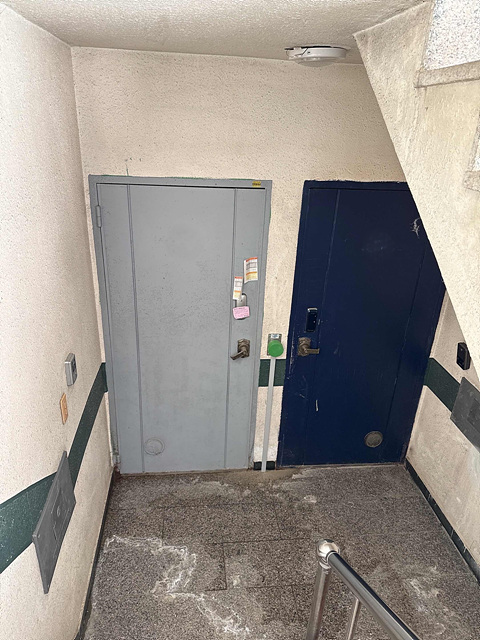 2-2. 용인특례시 공동주택에 침수 감지 알람 장치를 설치한 모습.jpg