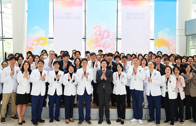 11-2. 이상일 용인특례시장이 21일 낮 용인세브란스병원에서 열린 '분만 3000례 기념행사'에 참석했다..jpg