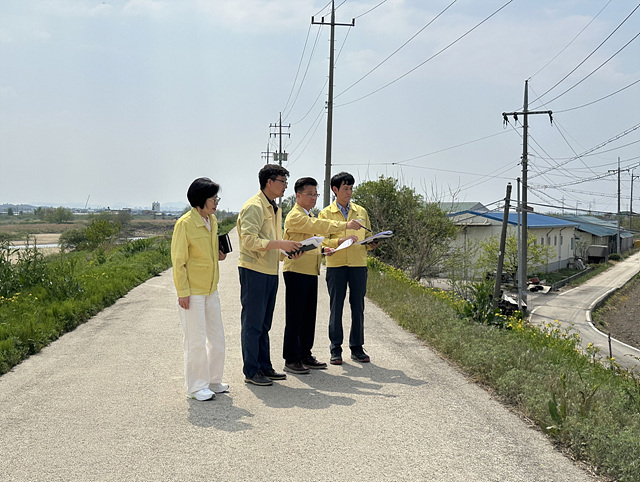 3 (건설관리과)안성시， 청정 하천위한 현장 행정 박차.jpg