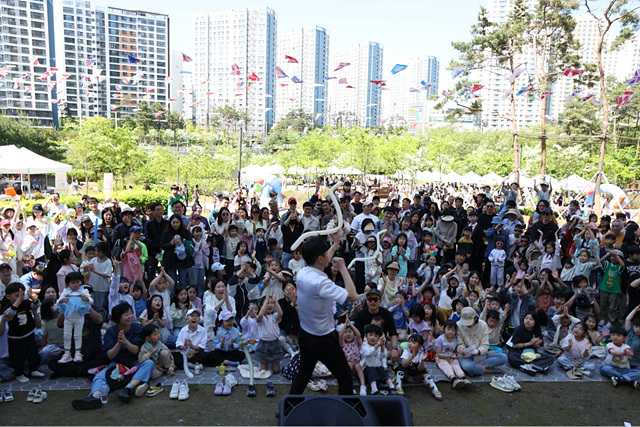 (사진4)“아이 행복이 곧 미래”…하남시 어린이날 축제 성료.jpg