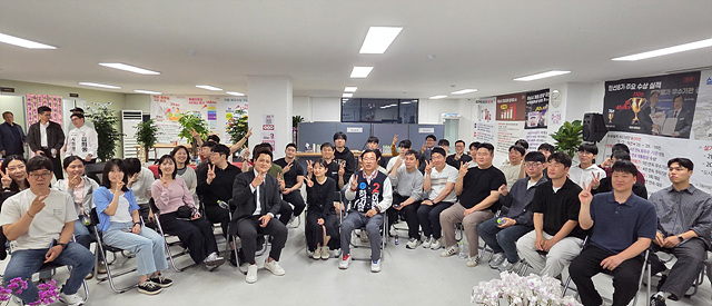 청년과의 대화.jpg