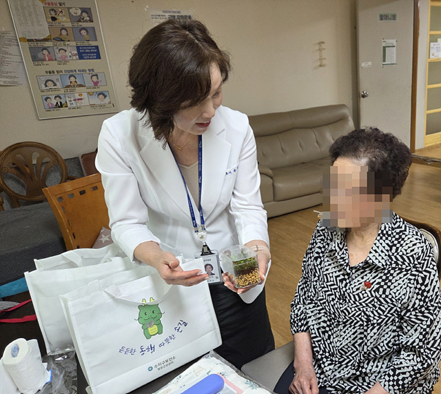 2. 처인·기흥·수지구 보건소는 전문의 상담, 원예 치유, 방문 건강관리 등 지역별 특성에 맞춘 프로그램으로 재가암환자을 돕고 있다.jpg
