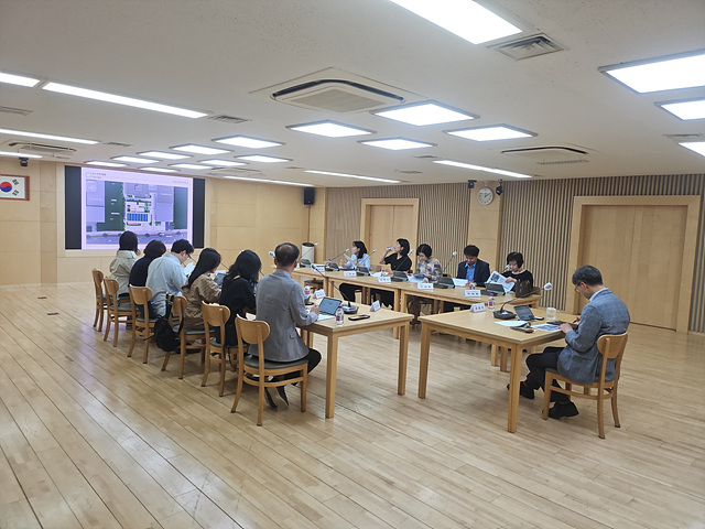 (사진2)하남시, 어린이회관 자문위원회 개최…운영 방향 논의.jpg