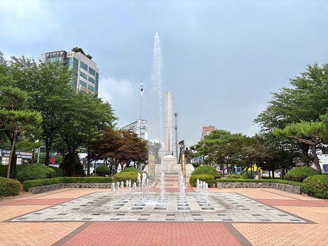 1. 처인구 통일공원 바닥분수.jpg