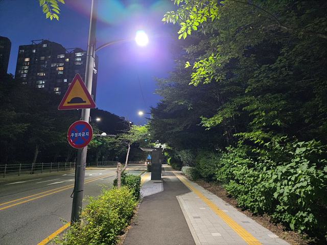 3. 수지구는 지역 내 오래된 보안등을 고효율 LED조명으로 교체했다.jpg