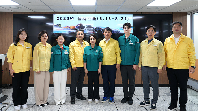 [보도자료사진02]제10대 하남시의회, 을지연습 상황실 찾아 근무자 격려…비상대비태세 점검.jpg