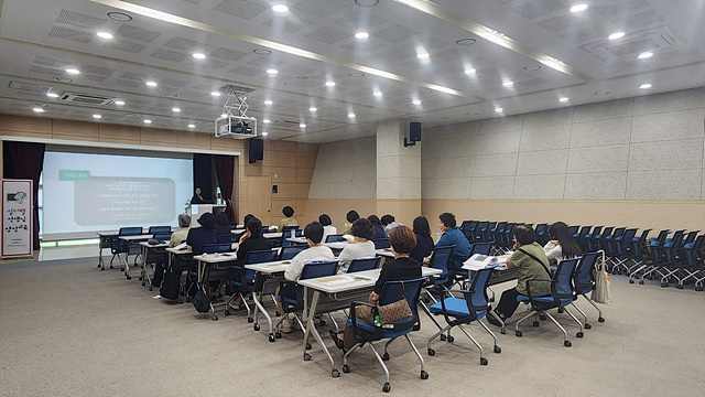 (사진)하남시, 어르신 치매 예방 돕는 ‘실버벨 선생님’ 양성.jpg