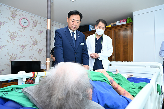 0909 신동화 구리시장, 재택의료센터 현장 찾아 지역 중심 통합 돌봄 강화1.jpg
